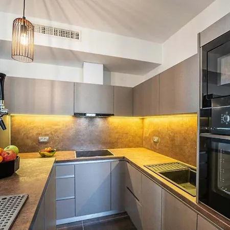 فندق Nonna Novigrad Comfortable 4*