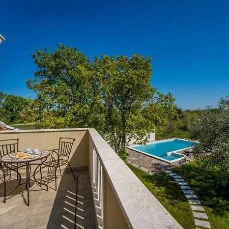 Hotel Nonna Novigrad Comfortable Brtonigla