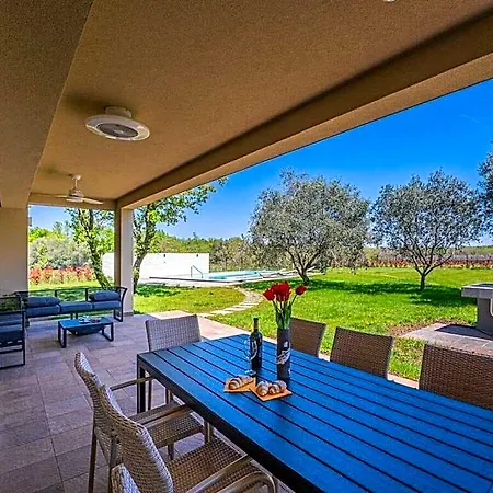 Nonna Novigrad Comfortable 4*