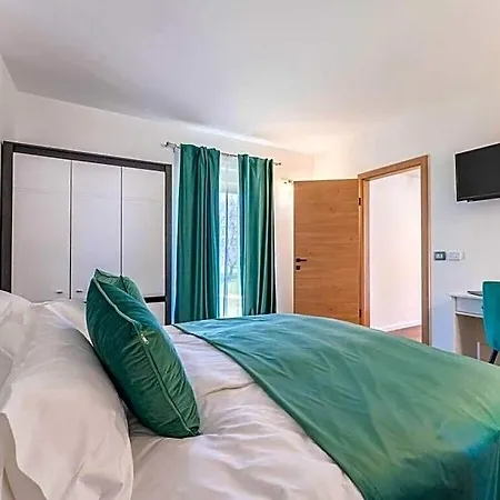 ホテル Nonna Novigrad Comfortable 4*