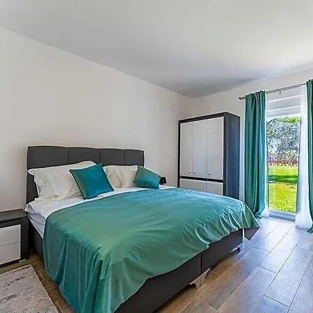 Nonna Novigrad Comfortable 4* ブルトニグラ